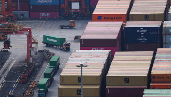 China's Exports Set to Lose Momentum as Iran War Undercuts AI-Driven Boom: Poll