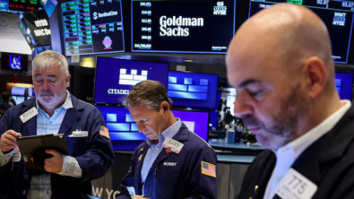 Wall St Closes Higher Fueled by Tech Rally, Soft Data