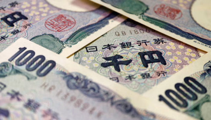 Yen Sees Two Sudden Spikes as Rate Check Speculation Swirls