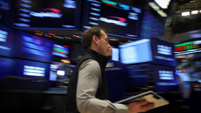 Dow, S&P 500 Mark Record Closes; Oracle Drags on the Nasdaq