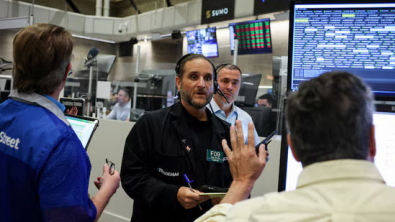 Wall St Ends on Muted Note ahead of Jackson Hole Summit, Retailers' Earnings