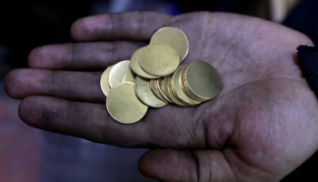 Gold on Track for Fourth Weekly Loss on Hawkish Fed Bets