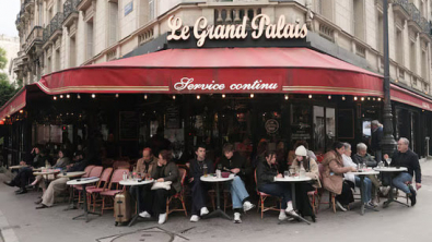 French Services Sector Shrinks in May at Fastest Pace since Late 2020, PMI