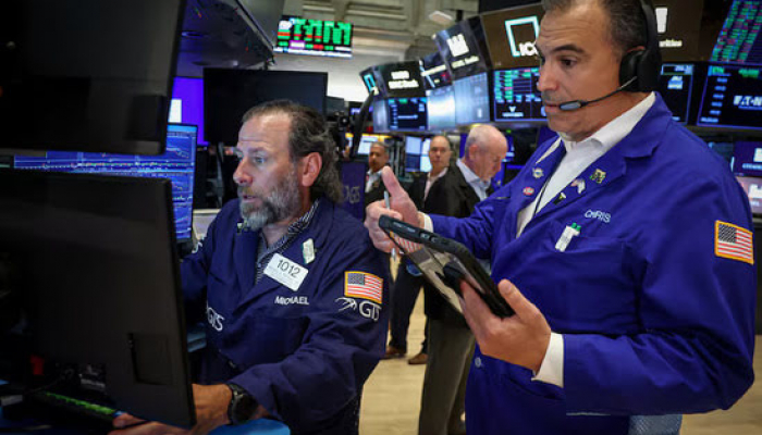 Wall St Indexes Fall, with Iran and Earnings Season in Focus