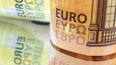 Euro Jumps on Hawkish ECB Signals, Softer Dollar