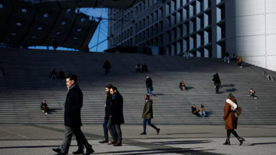 French Private Sector Growth Slows to Crawl in Dec, Flash PMIs