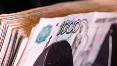 RUB seen Falling Sharply this Year as Oil Sales Fall and Deficit Rises