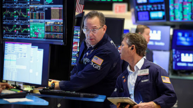 Wall Street Ends Up as Traders Turn to Fed