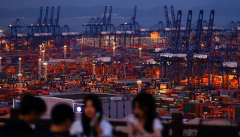 China's Exports Top Forecasts as Shippers Rush to Meet Tariff Deadline
