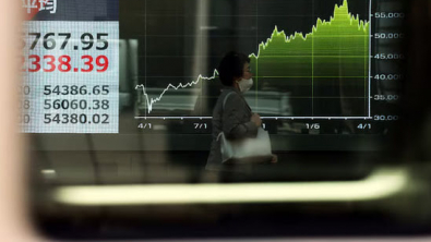 Asian Shares Dive as US Yields Hit One-Year High