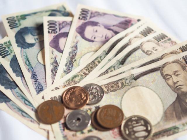 Yen crumbles across the board as US delays China tariffs