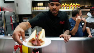 Canada's Services PMI Shows Sector Downturn Gathering Pace in January