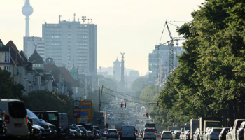 German Consumer Sentiment Slips on Inflation Fears, Survey