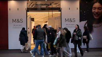 Surprise UK Retail Sales Rise Adds to Signs of Pickup in Economy
