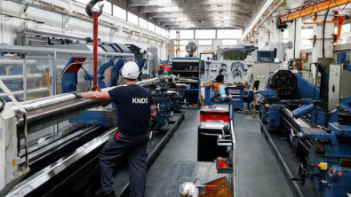 French Manufacturing Stagnates in Mar, Middle East Conflict Hits Orders -Final PMI