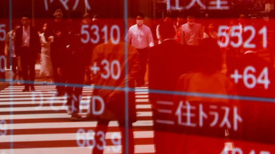 Higher US Yields Hurt Asia Equities; Yen Hits One-Year Low