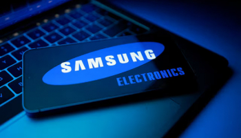 Samsung Unveils Wider Foldable, Hikes Prices on Chip Costs