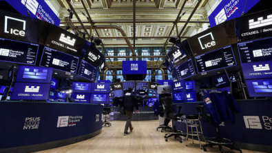 S&P 500, Nasdaq Close Sharply Higher as Broadcom Rallies