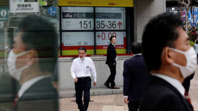 Asian Shares Jump on Tech Boost; Fragile Yen on Intervention Watch