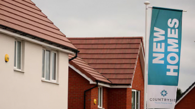 UK House Prices Drop Unexpectedly on Iran War Impact