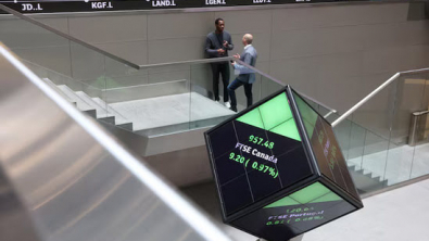 UK FTSE Indexes Hover at Three-Week lLws; WH Smith Dives