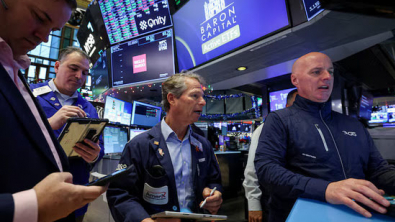 Wall St Closes Lower as AI Funding Jitters Drag Tech Stocks