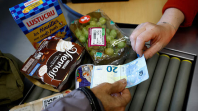 EU Takes Small Steps in Uphill Struggle to Wean Savers Off Cash