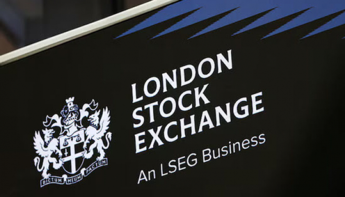 London Stocks Muted on Mideast Risks, Starmer Pledge