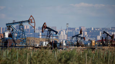Oil Prices Steady as Traders Weigh Supply Risks