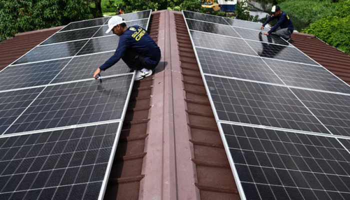Philippines Leads World in Rush to Solar; Power Prices Soar