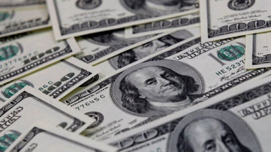 Dollar Eases as Traders Focus on Upcoming Cenbank Decisions